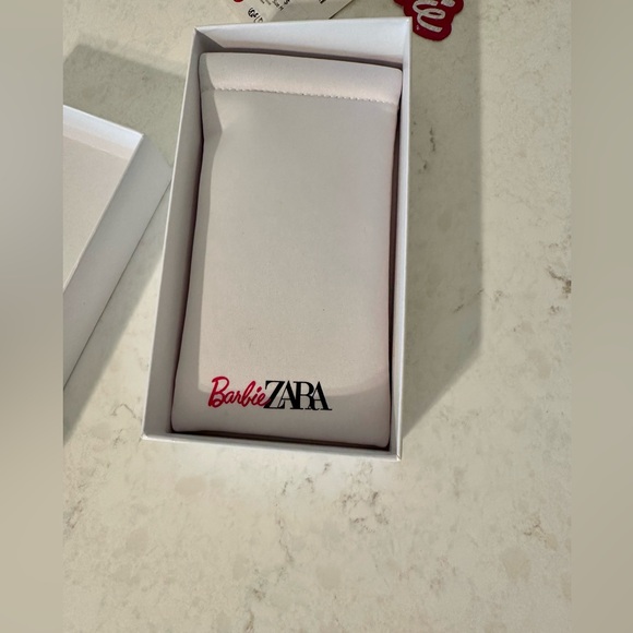 Zara X Barbie Sunglasses - Picture 12 of 14